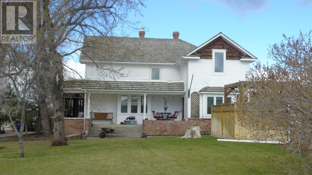 <div class="slider-price">$639,000</div><p>149 20 Street, Fort Macleod, Alberta</p>
