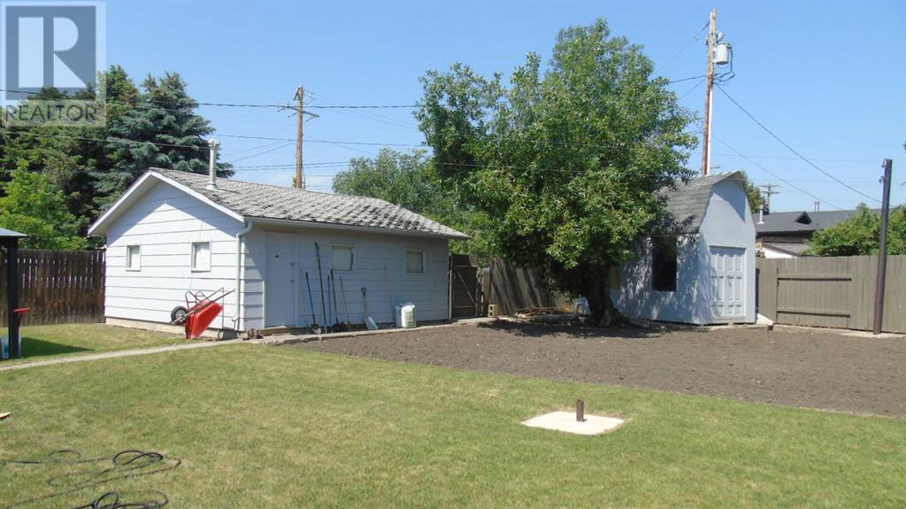 379 Oakwood Drive, Pincher Creek, Alberta  T0K 1W0 - Photo 5 - A2230241