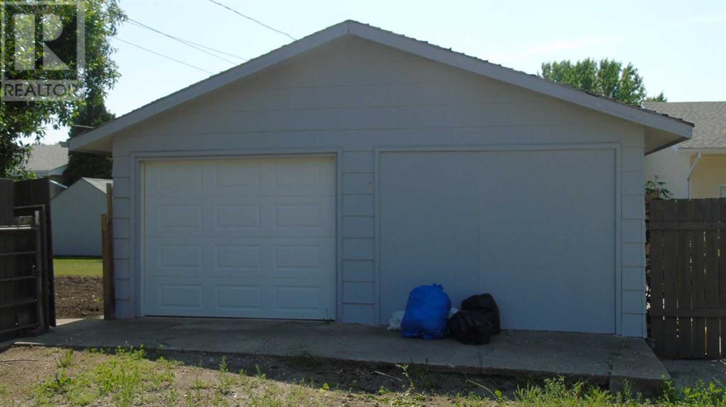 379 Oakwood Drive, Pincher Creek, Alberta  T0K 1W0 - Photo 9 - A2230241
