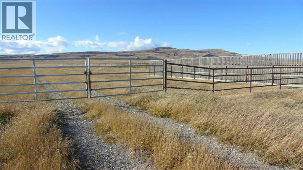 <div class="slider-price">$4,500,000</div><p>272134, N/a Rural, Fort Macleod, Alberta</p>